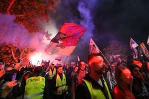 GODIŠNJICA NOVOSADSKE TRAGEDIJE: Sa 16 minuta šutnje prisjetili se 16 žrtava urušavanja nadstrešnice  