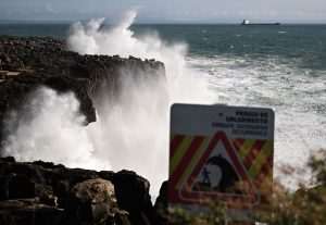 OLUJA CLAUDIA UZROKUJE PUSTOŠ: Ekstremno nevrijeme u Portugalu, izvanredno stanje u Južnom Walesu OLUJA CLAUDIA UZROKUJE PUSTOŠ: Ekstremno nevrijeme u Portugalu, izvanredno stanje u Južnom Walesu