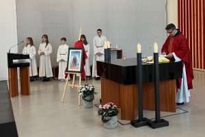 HRVATSKA SVEČANOST U HEILBRONU: Vjernici HKZ Heilbronn, Laufen i Künzelsau proslavili blagdan sv. Nikole Tavelića HRVATSKA SVEČANOST U HEILBRONU: Vjernici HKZ Heilbronn, Laufen i Künzelsau proslavili blagdan sv. Nikole Tavelića