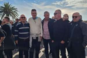 PORUKA S PROSVJEDA NA RIVI: Dosta je kriminalizacije onih koji su Hrvatsku stvarali i mladih koji je žele braniti istinom, ponosom i ljubavlju!