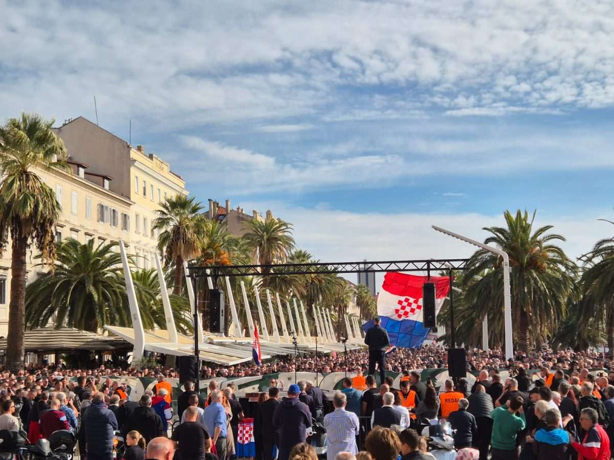 Torcidin prosvjed na splitskoj Rivi / Foto: Fenix (SIM)