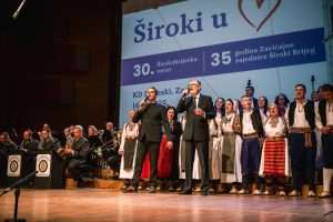 SPEKTAKULARNA 30. ŠIROKOBRIJEŠKA VEČER U ZAGREBU: Više od 1.700 gostiju na obilježavanju 35. godišnjice Zavičajna zajednica Široki Brijeg SPEKTAKULARNA 30. ŠIROKOBRIJEŠKA VEČER U ZAGREBU: Više od 1.700 gostiju na obilježavanju 35. godišnjice Zavičajna zajednica Široki Brijeg