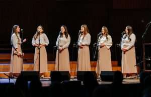 SPEKTAKULARNA 30. ŠIROKOBRIJEŠKA VEČER U ZAGREBU: Više od 1.700 gostiju na obilježavanju 35. godišnjice Zavičajna zajednica Široki Brijeg SPEKTAKULARNA 30. ŠIROKOBRIJEŠKA VEČER U ZAGREBU: Više od 1.700 gostiju na obilježavanju 35. godišnjice Zavičajna zajednica Široki Brijeg