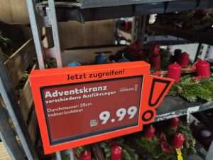 Adventski vijenci model 25 cm košta 9.99 eura / Foto: Foto: Fenix (MD)