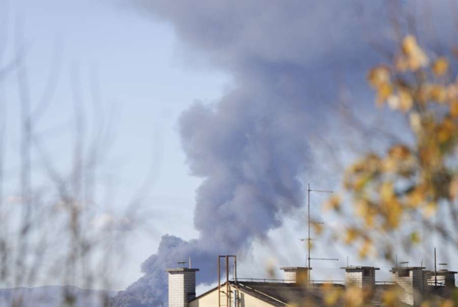 Gori skladište guma u Svetoj Nedelji / Foto: Hina