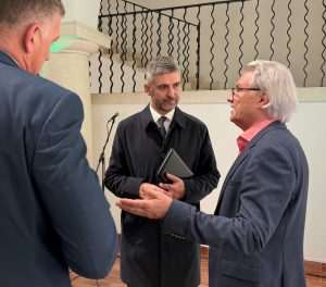 UMJETNIČKA GALERIJA DUBROVNIK: Izložbom Buyuk Menderes obilježeno 50 godina izlagačke djelatnosti umjetnika Matea Perasovića Otvorenje izložbe/ Foto: Miho Skvrce (UGD)