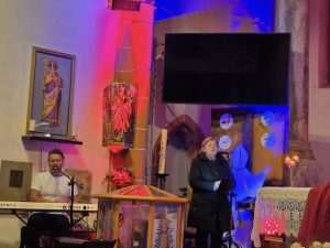 ANTONIO TKALEC U MAINZU: Pjesmom i pričom o obitelji, djetinjstvu, ocu i bratu stvorio večer koju će vjernici pamtiti ANTONIO TKALEC U MAINZU: Pjesmom i pričom o obitelji, djetinjstvu, ocu i bratu stvorio večer koju će vjernici pamtiti