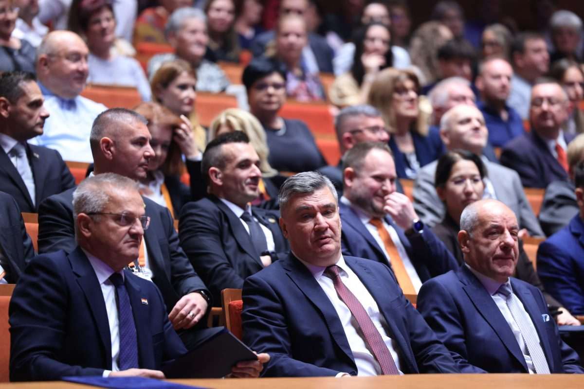 Milanović u Pečuhu / Foto: Hina