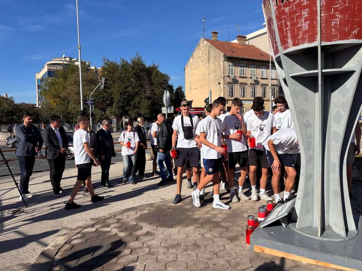 Mladi u Vukovaru / Foto: Hina