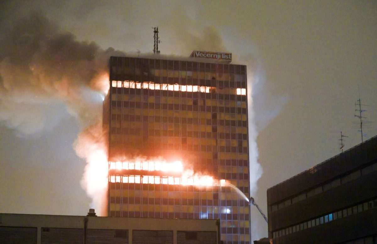 Vjesnikov neboder u plamenu / Foto: Hina