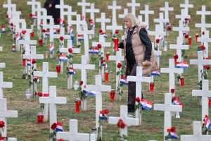 34. GODIŠNJICA STRADANJA VUKOVARA: Državna izaslanstva položila vijence na Ovčari Groblje u Vukovaru/ Foto: Hina