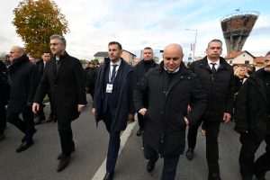 34. GODIŠNJICA STRADANJA VUKOVARA: Državna izaslanstva položila vijence na Ovčari Vukovar: Križni put - Kolona sjećanja/ Foto: Hina