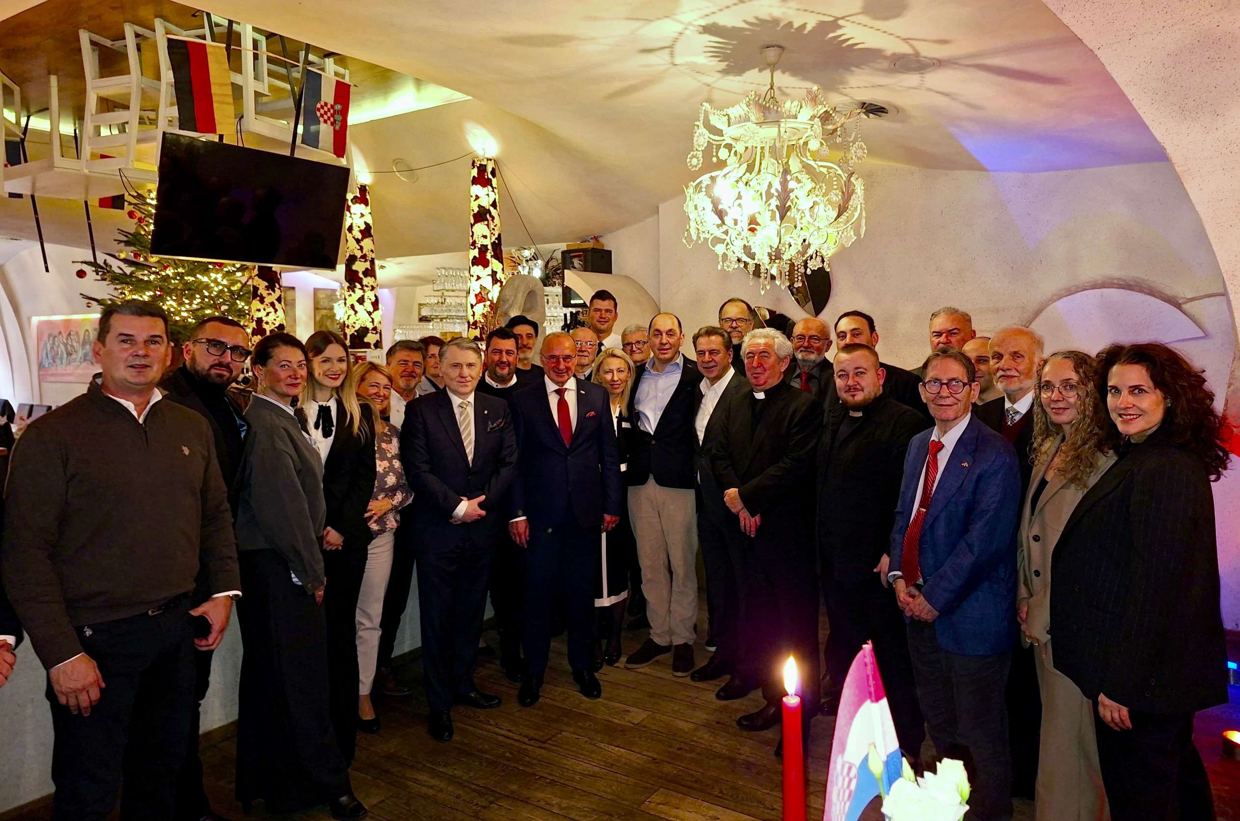 HRVATSKA OSTAJE POUZDAN NJEMAČKI PARTNER: Grlić Radman održao izlaganje na Akademiji Njemačkih oružanih snaga u Hamburgu Gordan Grlić Radman u Hamburgu/ Foto: Fenix (SIM)