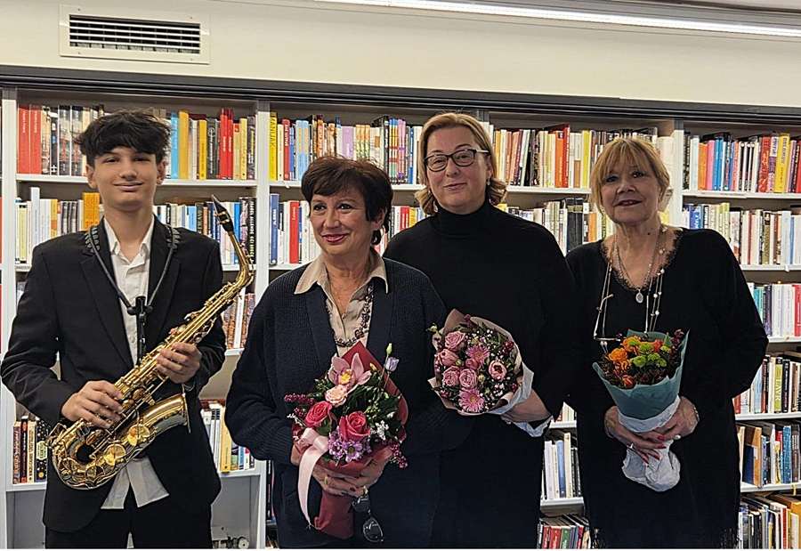 Zagrebačka promocija J. Klabučar Gros (druga s lijeva)