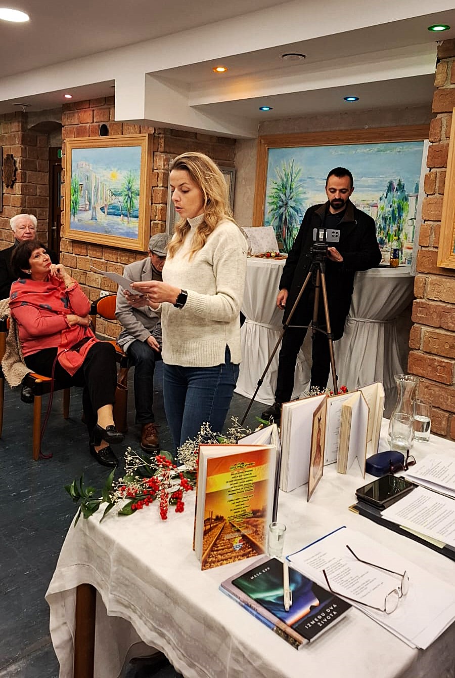 KNJIŽEVNA VEČER: Slavonac Ivo Mijatović Ico u Beču predstavio svoju poeziju i knjigu “Nećete preko pruge” Katarina Saračević