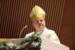 POLNOĆKE U SARAJEVU I MOSTARU: Vrhbosanski nadbiskup mons. Tomo Vukšić i Mostarsko-duvanjski biskup mons. Petar Palić pozvali na izgradnju mira