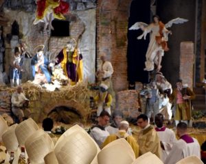 PAPINA KRITIKA MATERIJALIZMA: Iskrivljeno gospodarstvo tretira ljude kao robu