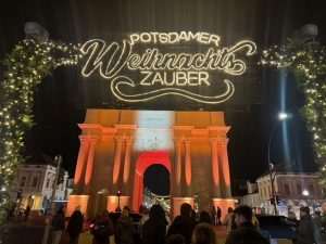 ČAROLIJA IZ VREMENA NJEMAČKOG CARSTVA: Božićni sajam u Potsdamu s običajima njemačke carske dinastije Hohenzollern ČAROLIJA IZ VREMENA NJEMAČKOG CARSTVA: Božićni sajam u Potsdamu s običajima njemačke carske dinastije Hohenzollern