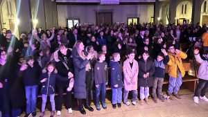 NA POZIV FRA IVANA GRUBIŠIĆA: Božićni koncert u Offenbachu/M sa Stijepom Gleđom Markosom i Maxom Hozićem polučio ogroman uspjeh NA POZIV FRA IVANA GRUBIŠIĆA: Božićni koncert u Offenbachu/M sa Stijepom Gleđom Markosom i Maxom Hozićem polučio ogroman uspjeh