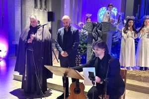 NA POZIV FRA IVANA GRUBIŠIĆA: Božićni koncert u Offenbachu/M sa Stijepom Gleđom Markosom i Maxom Hozićem polučio ogroman uspjeh NA POZIV FRA IVANA GRUBIŠIĆA: Božićni koncert u Offenbachu/M sa Stijepom Gleđom Markosom i Maxom Hozićem polučio ogroman uspjeh