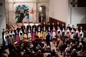 BOŽIĆNI KONCERT U BAZILICI ČUDOTVORNE GOSPE SINJSKE: Ansambl LADO priredio najljepši božićni poklon u iščekivanja najradosnijeg katoličkog blagdana Božića BOŽIĆNI KONCERT U BAZILICI ČUDOTVORNE GOSPE SINJSKE: Ansambl LADO priredio najljepši božićni poklon u iščekivanja najradosnijeg katoličkog blagdana Božića