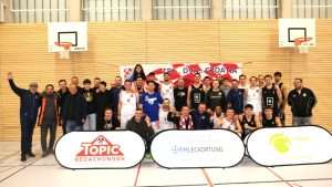 STUTTGART: Croatia Hawks je prvim mjestom u Oberligi i proslavom zaključila uspješnu polusezonu STUTTGART: Croatia Hawks je prvim mjestom u Oberligi i proslavom zaključila uspješnu polusezonu