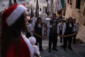 VELIKA BOŽIĆNA JELKA U DAMASKU: Preostali sirijski kršćani s radošću se pripremaju za Božić i Novu godinu  