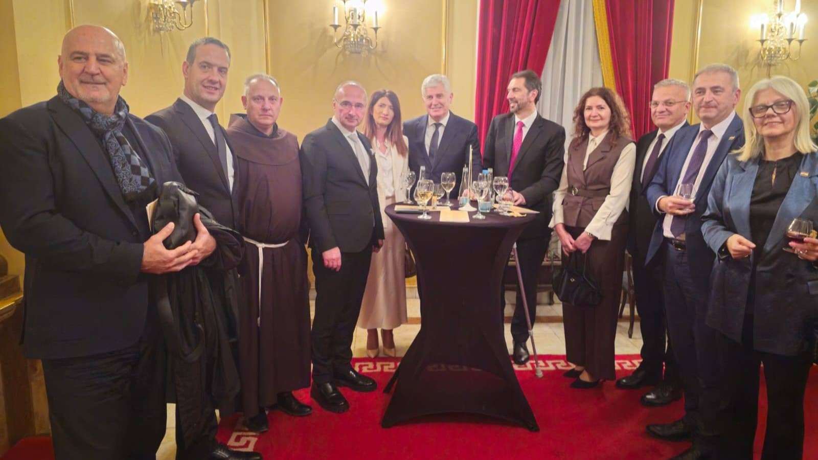 HRVATSKI MINISTAR U BiH: Gordan Grlić Radman posjetio Prisoje, Bugojno, Uskoplje i Sarajevo HRVATSKI MINISTAR U BiH: Gordan Grlić Radman posjetio Prisoje, Bugojno, Uskoplje i Sarajevo