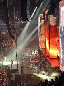 M.P. THOMPSON U ARENI ZAGREB: Izveo sve svoje najveće hitove, Tomaševića i Možemo nazvao „ekstremnom ljevičarskom sektom“