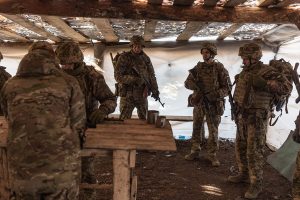 USRED RATA: Ukrajinski vojnici proslavili Božić na prvoj crti bojišnice u Donjeckoj regiji