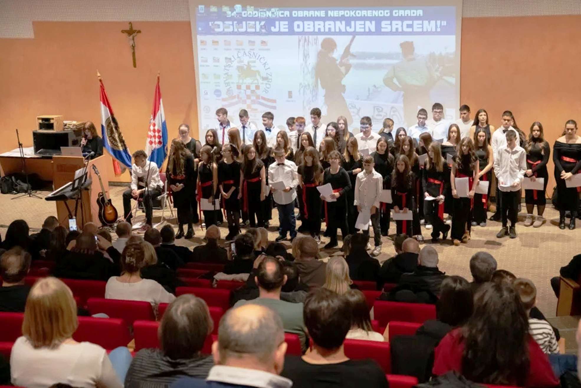 "OSIJEK JE OBRANJEN SRCEM": Veličanstvena domoljubna svečanost za očuvanja sjećanja na najteže dane obrane Osijeka