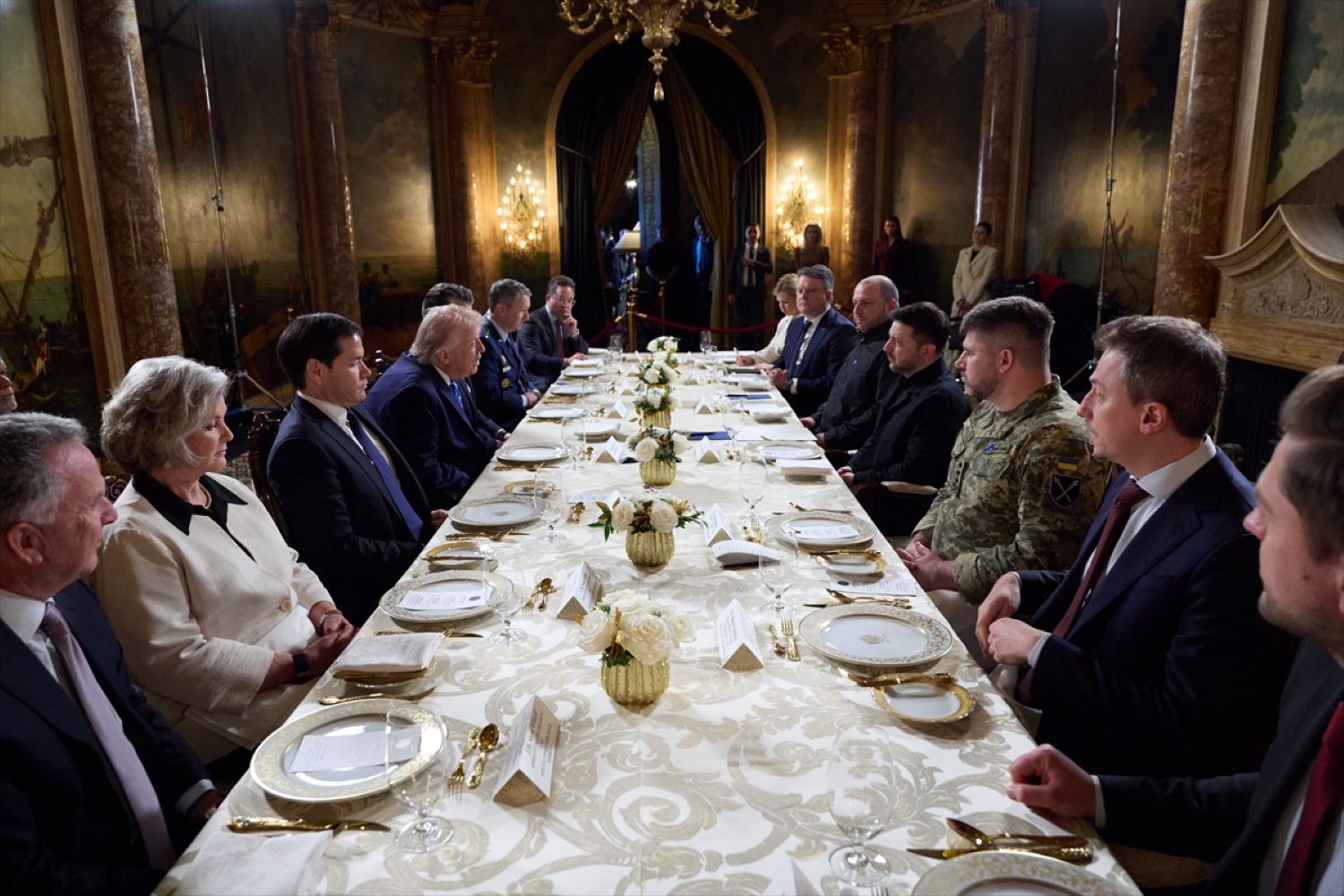 NJEMAČKI MEDIJI O SASTANKU TRUMPA I ZELENSKOG NA FLORIDI: Je li postignut veliki napredak u okončanju rata Rusije i Ukrajine? NJEMAČKI MEDIJI O SASTANKU TRUMPA I ZELENSKOG NA FLORIDI: Je li postignut veliki napredak u okončanju rata Rusije i Ukrajine?