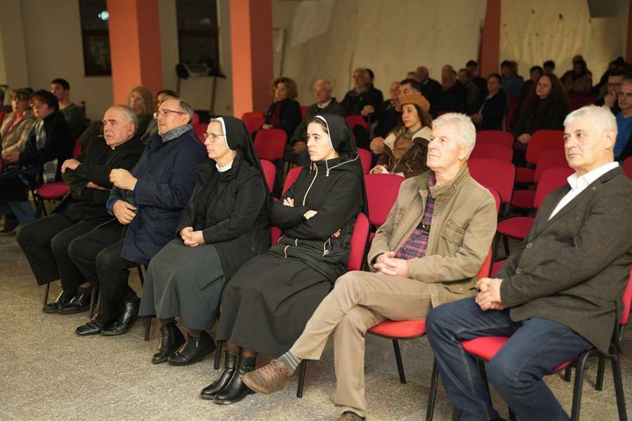 BLAGDANSKO ZAJEDNIŠTVO: Blagdan Bezgrešnog Začeća i druga nedjelja Došašća svečano obilježeni u Baru BLAGDANSKO ZAJEDNIŠTVO: Blagdan Bezgrešnog Začeća i druga nedjelja Došašća svečano obilježeni u Baru