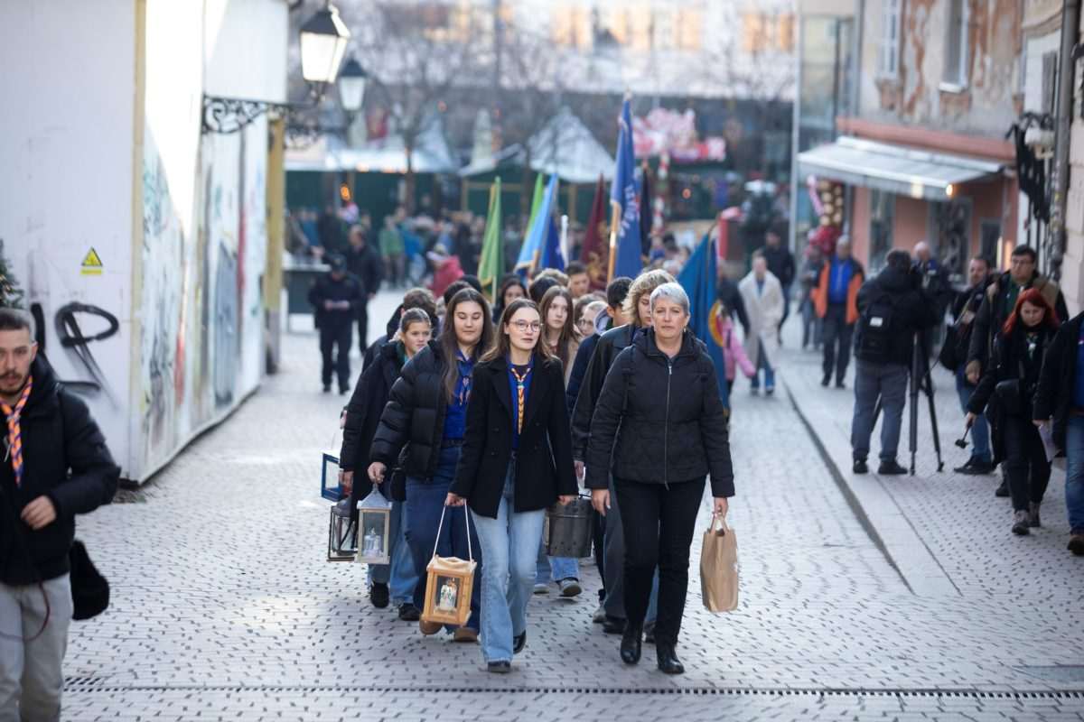 Savez izviđača Hrvatske donio Betlehemsko svjetlo mira u Hrvatsku/ Foto: Hina