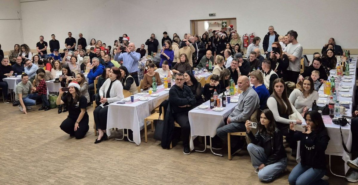 Božićni domjenak KUD Tkanica u Linzu / Foto: Fenix (MD)