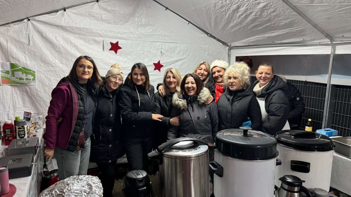 Članice HSK Croatia Singen na Božićnom sajmu u Rielasingenu / Foto: Fenix (va Ravlić)