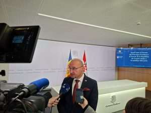 GRLIĆ RADMAN U SLUŽBENOJ POSJETI ANDORI: Jačanje bilateralnih odnosa i političke suradnje, kao i suradnje u turizmu i mobilnosti Ministar Gordan Grlić Radman u službenoj posjeti Kneževini Anadori/ Foto: Fenix