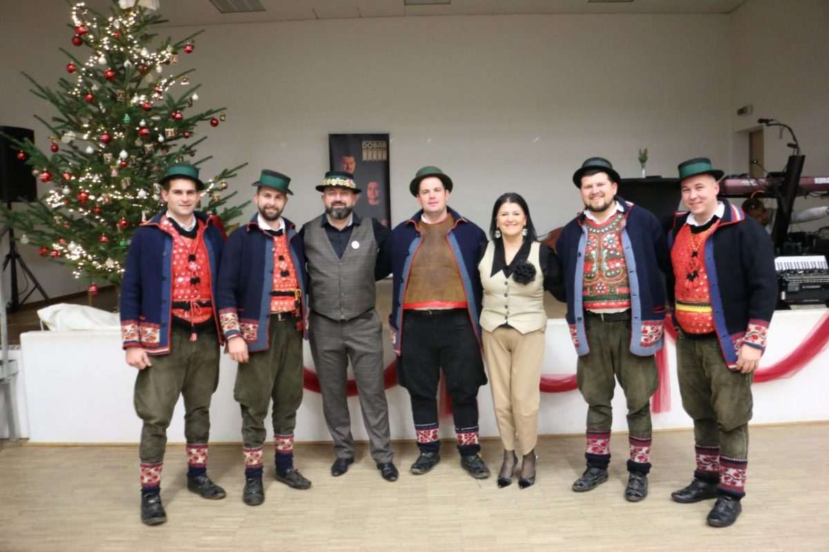 Divandžije s Žarkom i Silvijom Banović / Foto: Fenix (MD)