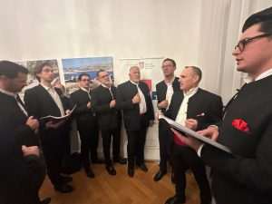 SVEČANOST U BERLINU: Hrvatsko izaslanstvo na čelu s premijerom Plenkovićem na Božićnom domjenku u Veleposlanstvu SVEČANOST U BERLINU: Hrvatsko izaslanstvo na čelu s premijerom Plenkovićem na Božićnom domjenku u Veleposlanstvu