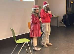 BOŽIĆNA PRIREDBA U FLENSBURGU: Polaznici Hrvatske nastave uz roditelje i profesora oduševili sve prisutne BOŽIĆNA PRIREDBA U FLENSBURGU: Polaznici Hrvatske nastave uz roditelje i profesora oduševili sve prisutne