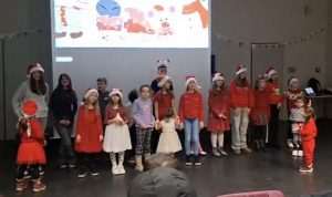 BOŽIĆNA PRIREDBA U FLENSBURGU: Polaznici Hrvatske nastave uz roditelje i profesora oduševili sve prisutne BOŽIĆNA PRIREDBA U FLENSBURGU: Polaznici Hrvatske nastave uz roditelje i profesora oduševili sve prisutne