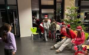 BOŽIĆNA PRIREDBA U FLENSBURGU: Polaznici Hrvatske nastave uz roditelje i profesora oduševili sve prisutne BOŽIĆNA PRIREDBA U FLENSBURGU: Polaznici Hrvatske nastave uz roditelje i profesora oduševili sve prisutne