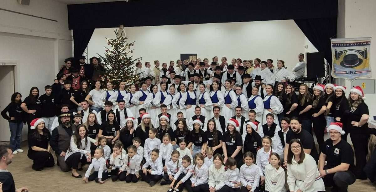 Folkloraši u gostima kod KUD Tkanica Linz / Foto: Fenix (MD)