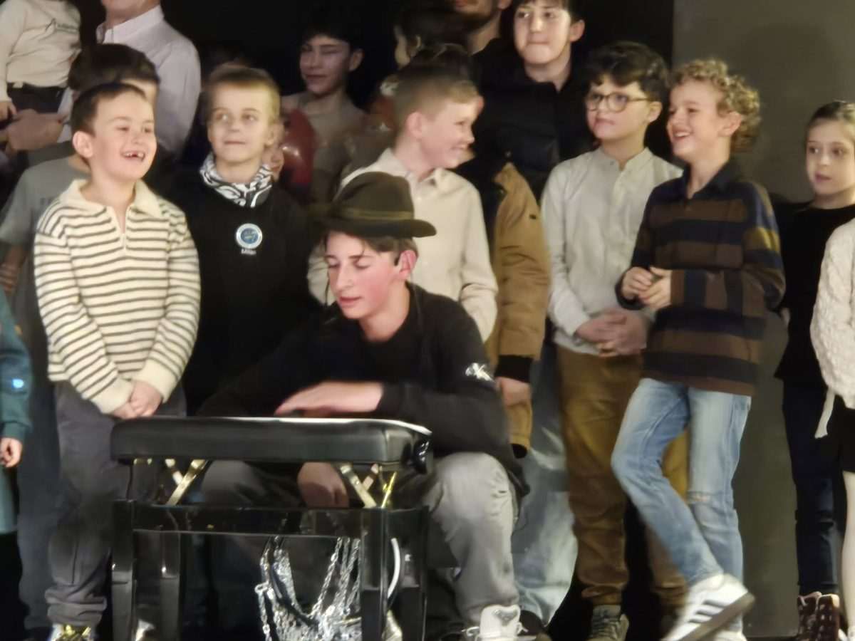 NIKOLINJE U MAINZU: Djeca i mladi oduševili svojim nastupima pred 600 okupljenih – pridružili im se i folkloraši iz Hannovera Proslava Nikolinja u HKZ Mainz / Foto: Fenix (MD)