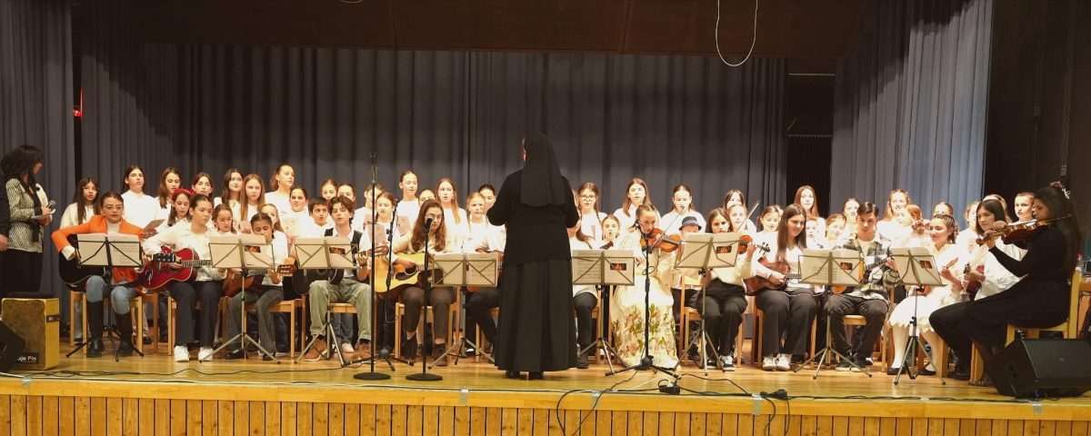 HRVATSKA KATOLIČKA ŽUPA MÜNCHEN: Božićna čarolija, adventsko slavlje i Nikolinje