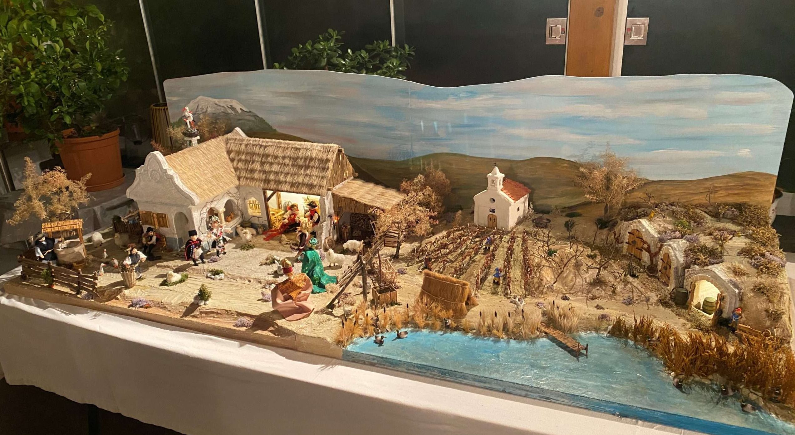 GOSTOVANJE GRADIŠĆANSKIH HRVATA: Predstavljene Putujuće panonska božićne jaslice u Dubrovniku