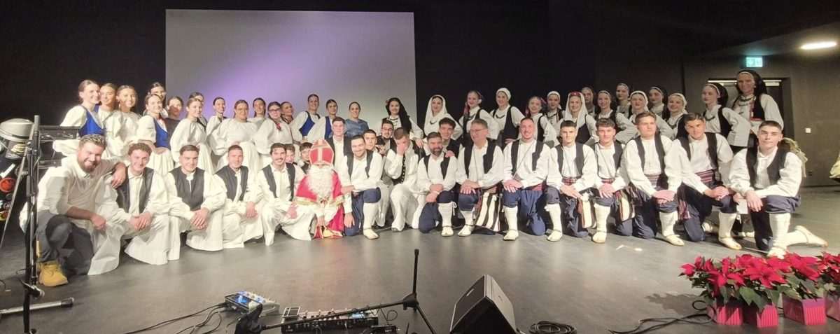 NIKOLINJE U MAINZU: Djeca i mladi oduševili svojim nastupima pred 600 okupljenih – pridružili im se i folkloraši iz Hannovera Folkloraši iz Mainza i Hannovera / Foto: Fenix (MD)