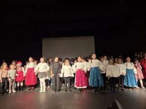 NIKOLINJE U MAINZU: Djeca i mladi oduševili svojim nastupima pred 600 okupljenih – pridružili im se i folkloraši iz Hannovera NIKOLINJE U MAINZU: Djeca i mladi oduševili svojim nastupima pred 600 okupljenih – pridružili im se i folkloraši iz Hannovera