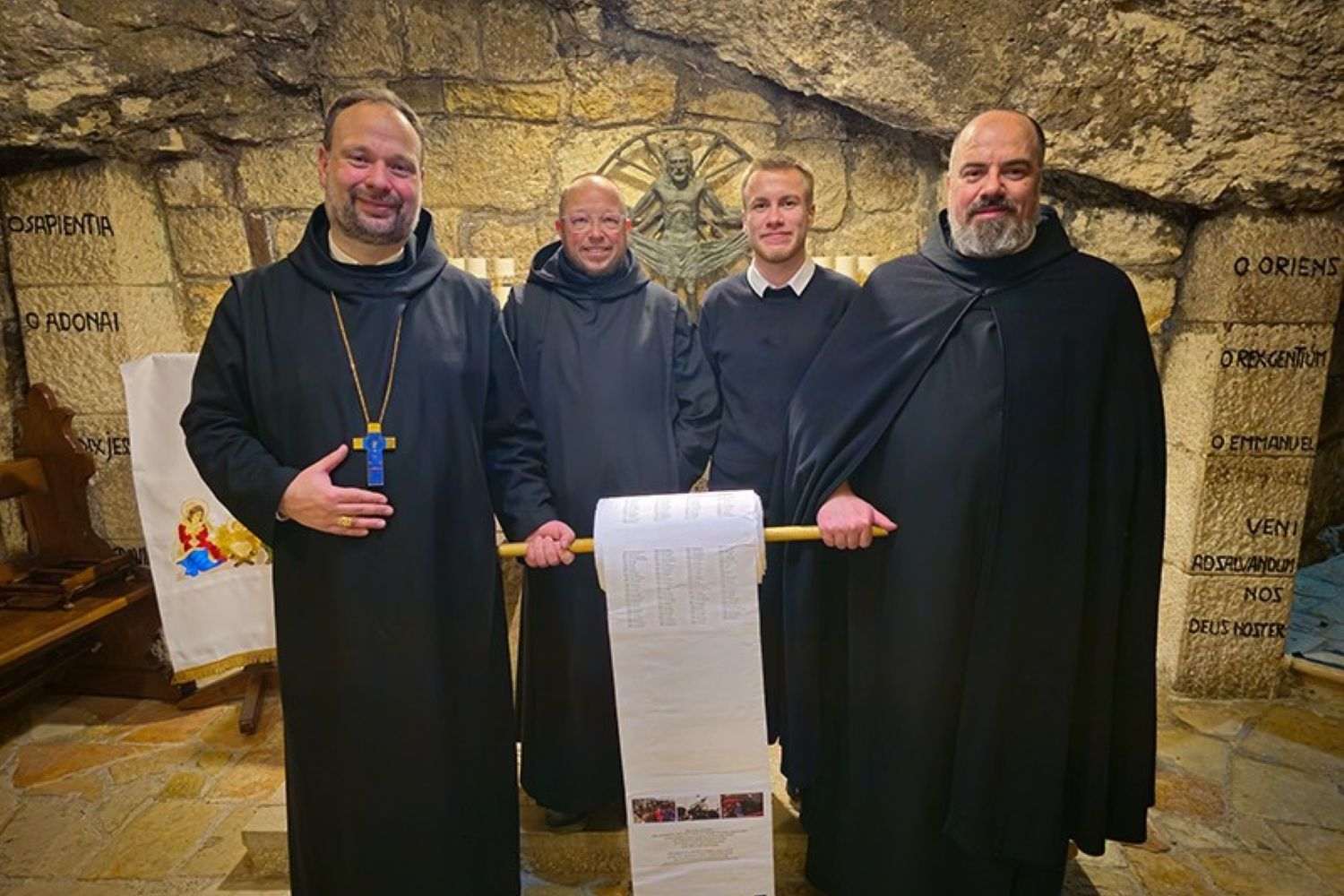 JERUZALEM: U Svetoj noći položen svitak sa 168.928 imena na mjesto Isusova rođenja u Betlehemu