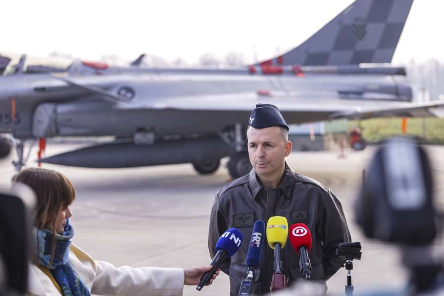 NA OBLJETNICI HRZ-a MILANOVIĆ PORUČIO: Obrana hrvatskog neba, hrvatske zemlje i Hrvatske u cjelini, je - prema hrvatskom Ustavu, ali i prema zdravom razumu i zdravom srcu - primarna zadaća Hrvatske vojske i Hrvatskog zrakoplovstva Krešimir Ražov / Foto: Hina